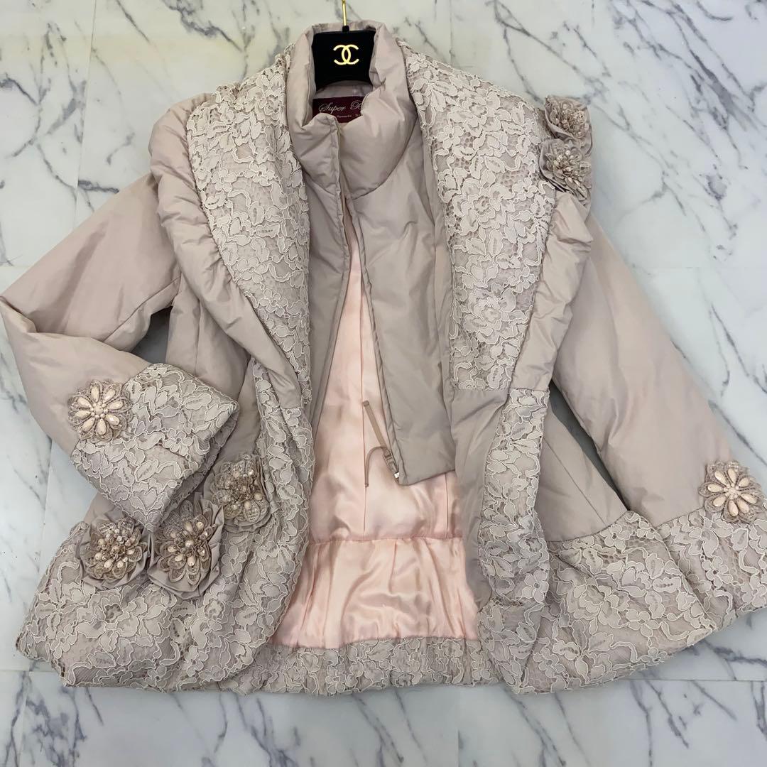 極美品、スーパービューティーダウンコート、ジャケットレースづかい花