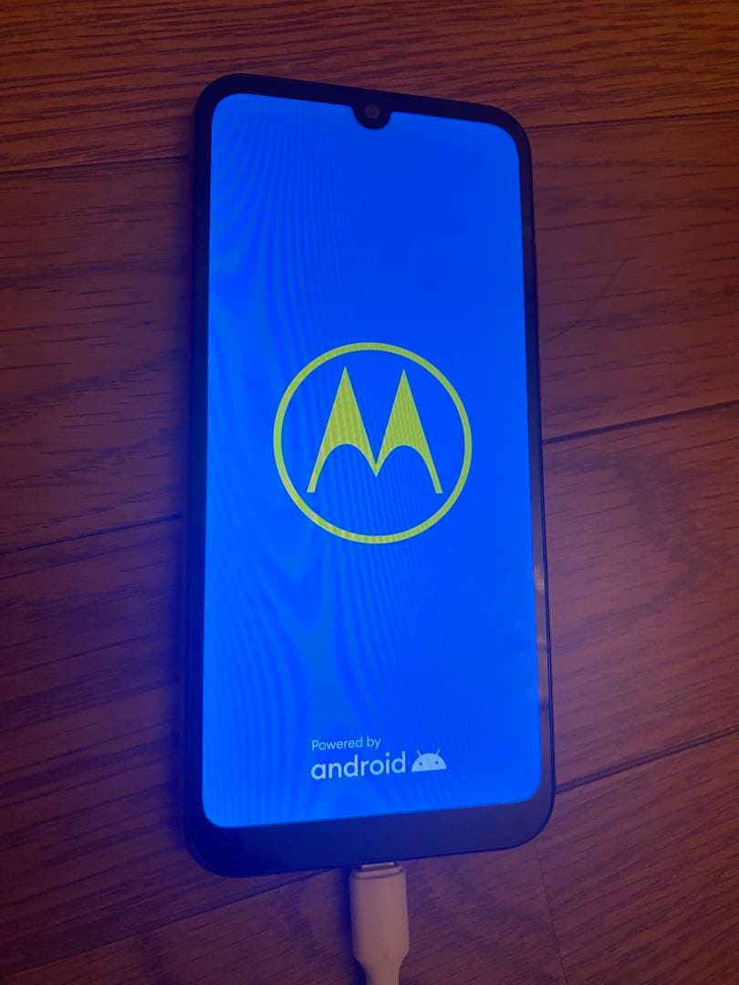スマートフォン本体　美品　Motorola Moto E SIMフリー