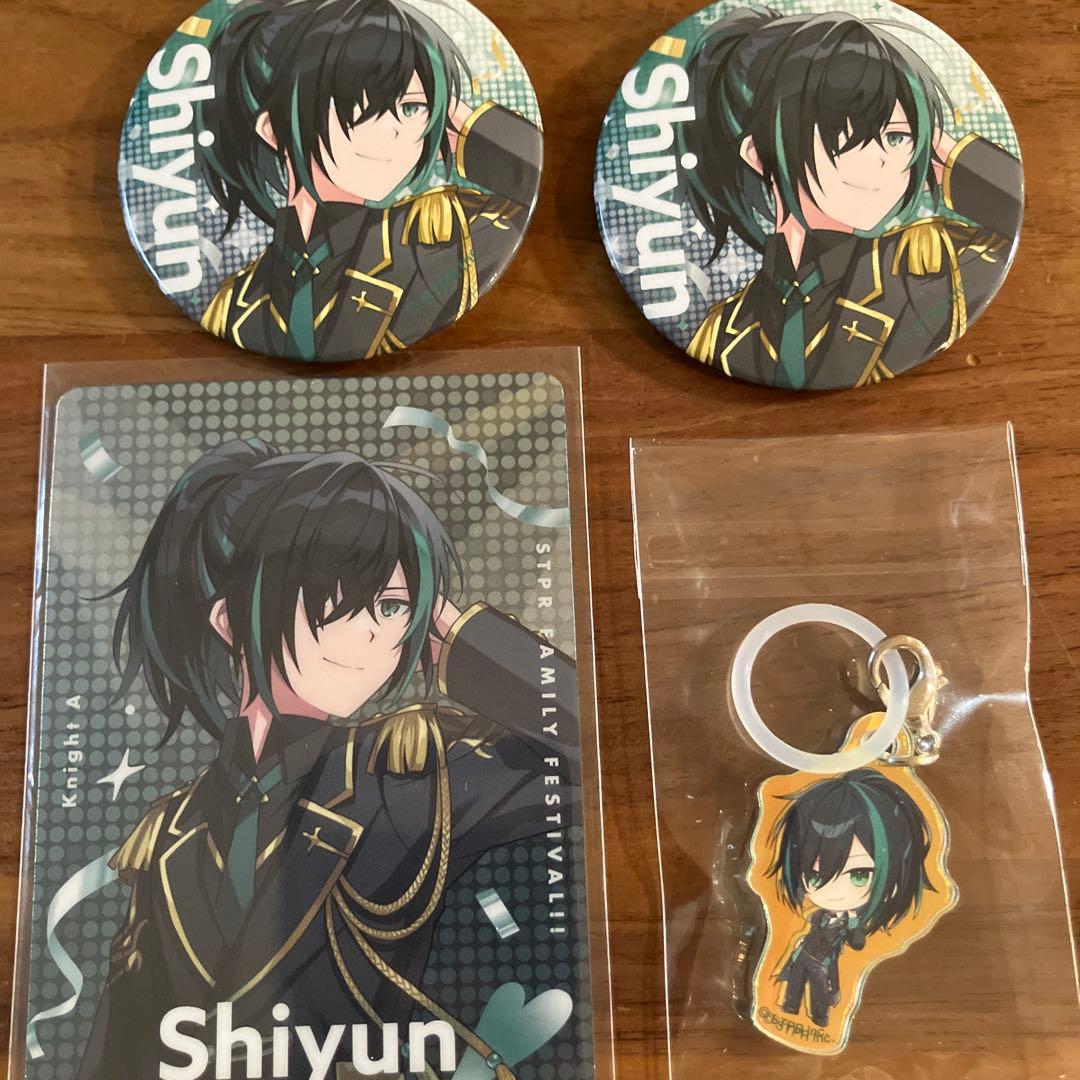 騎士X しゆんくん 缶バッジ オーロラチャーム等 - メルカリ