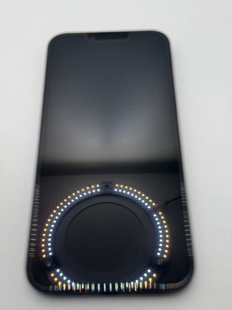 SIMフリー Apple iPhone 16e フィルムとケース付き