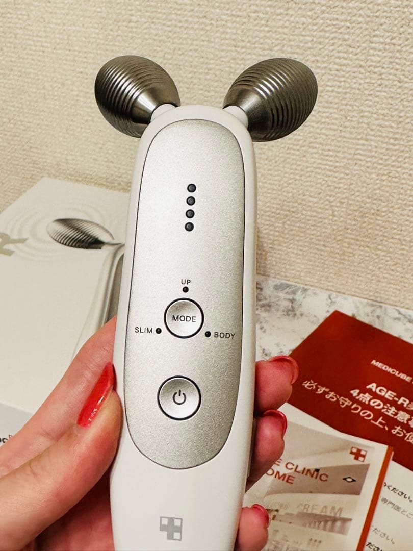 【MEDICUBE】メディキューブ　AGE-R EMSダーマショット