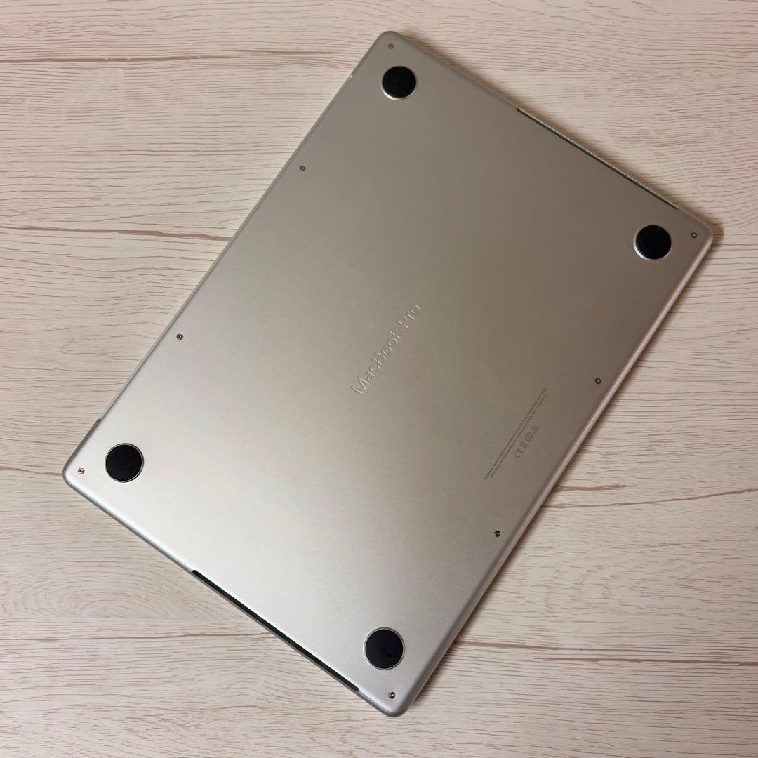 【特価】MacBook Pro M1 Pro 14インチ / 32GB 1TB