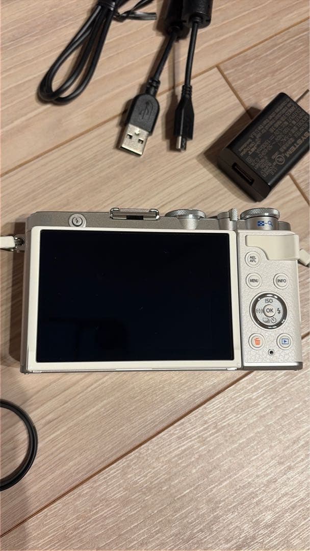 オリンパス PEN E-P7 14-42mm EZレンズキット ホワイト(1台)