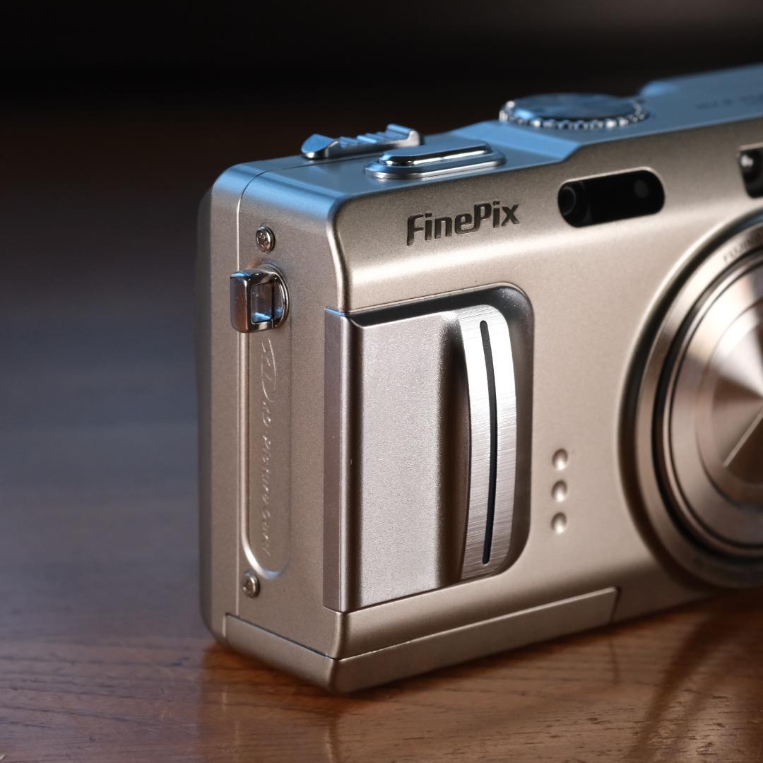 つ*さ様 FUJIFILM　Finepix　F710　極美　保管品　カードも！