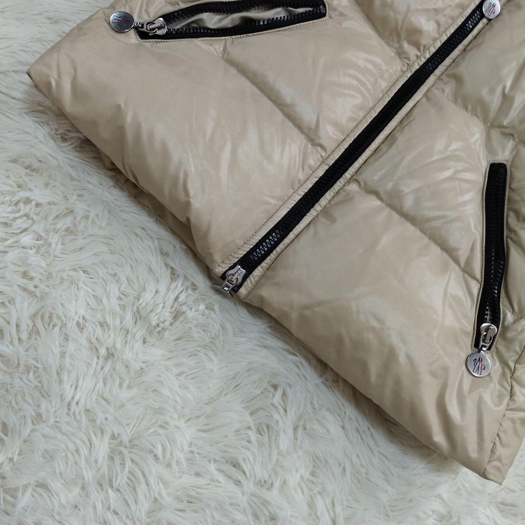 18242✨モンクレール BADIA ビッグロゴ ダウンジャケット ベージュ