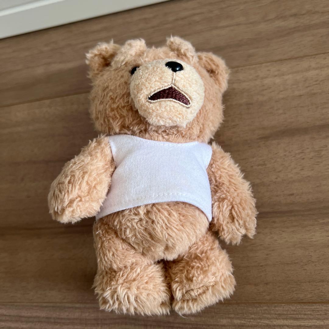 POPMART Ted2 Teddy Bear アクションぬいぐるみ ペンダント - メルカリ