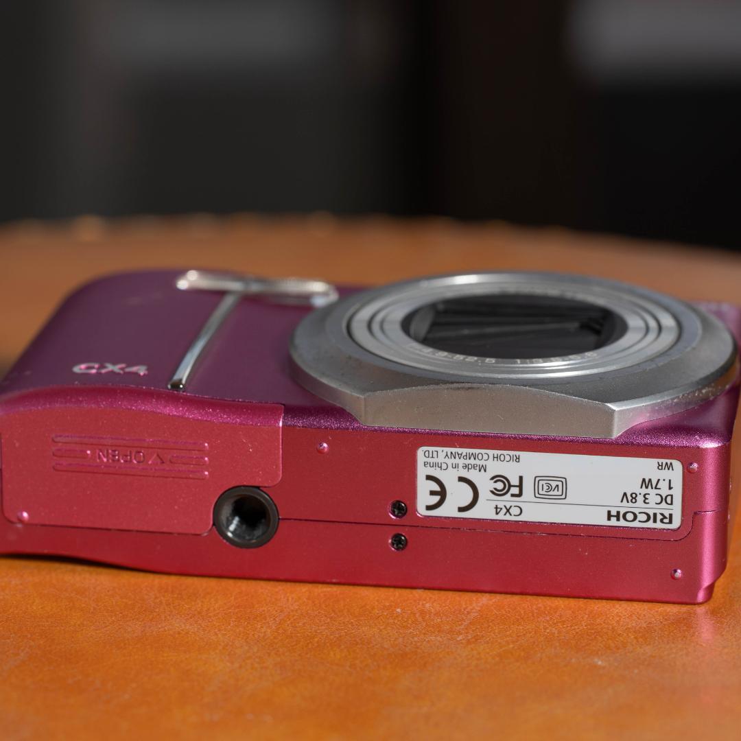 憧れのコンデジっぽさを味わえる】RICOH CX4 ピンク - メルカリ