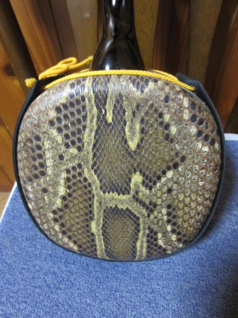 三線工房ひかり 沖縄三線 本皮強化張 中古整備品 ハードケース付属3