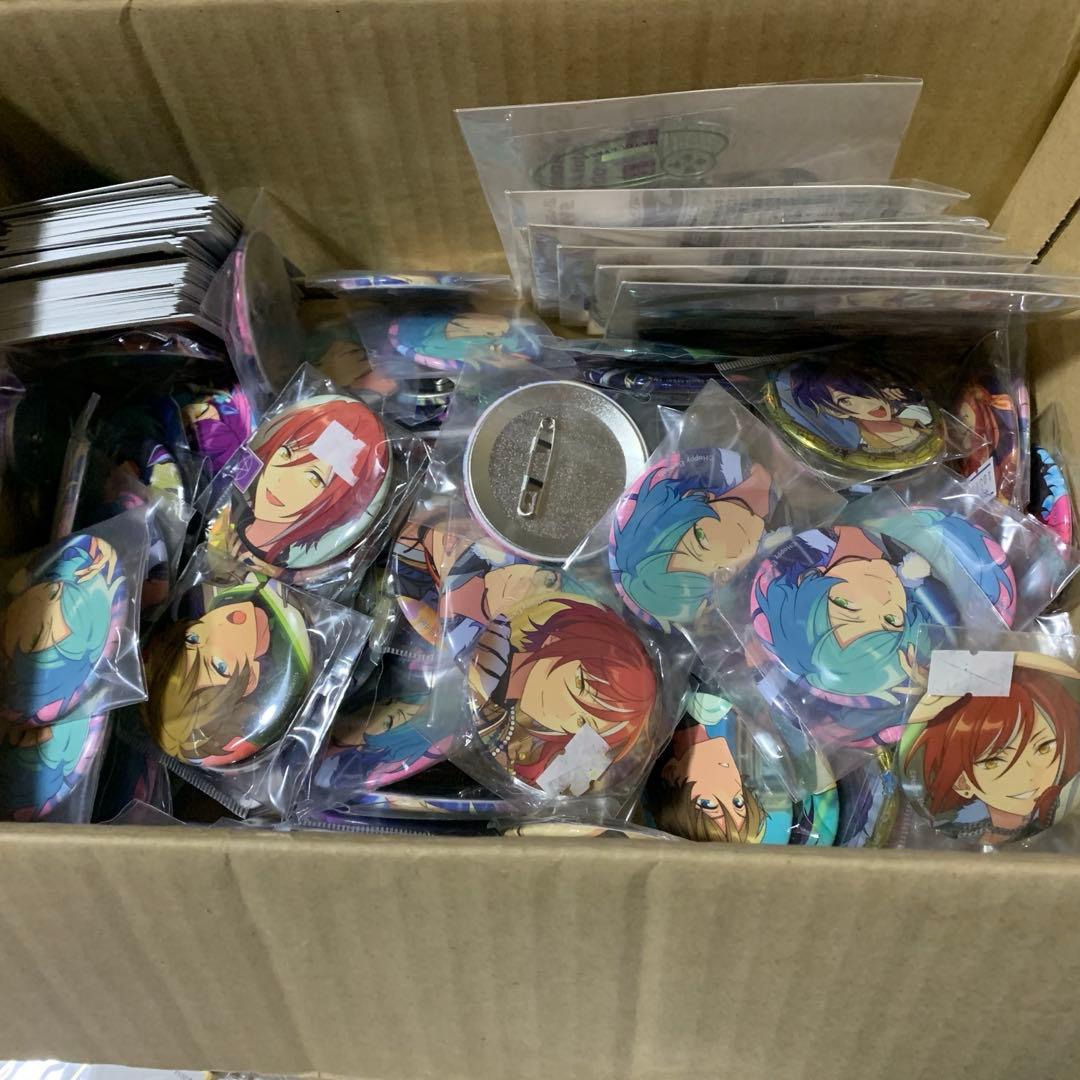 あんスタ まとめ売り 大量 段ボール 缶バッジ