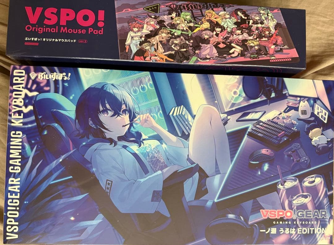 VSPO! オリジナルマウスパッドとゲーミングキーボード a00128.jpg