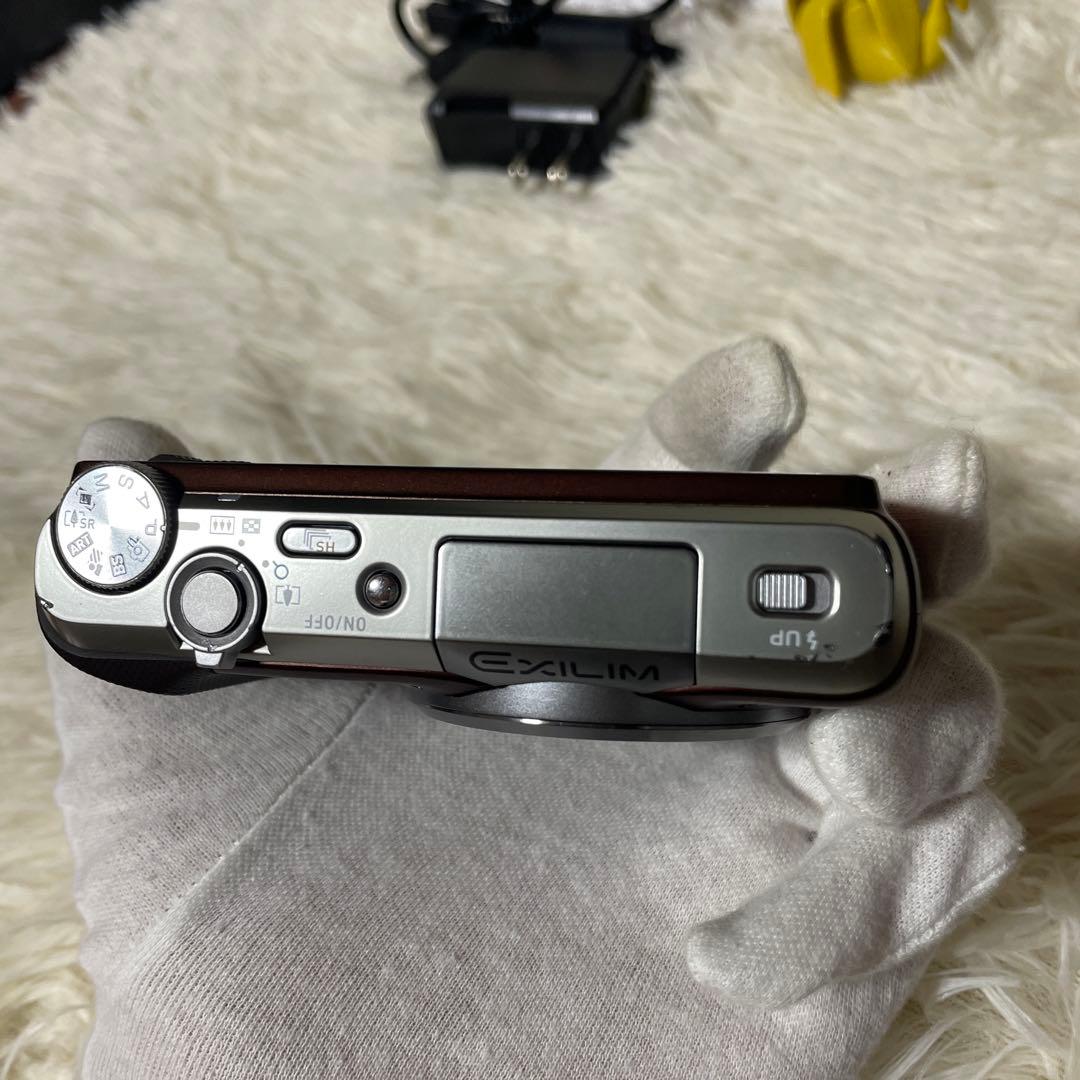 デジタルカメラ CASIO EXILIM EX-ZR700