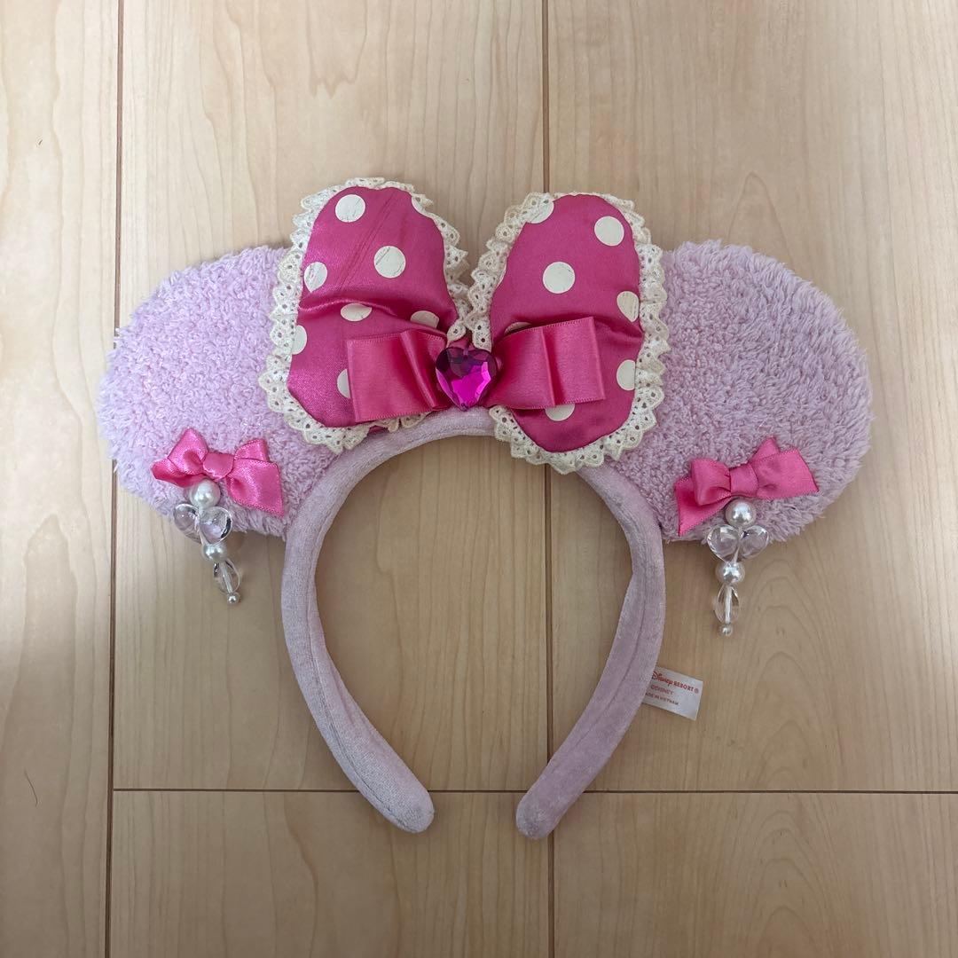 ディズニー ミニー ピンクカチューシャ イヤリング - メルカリ