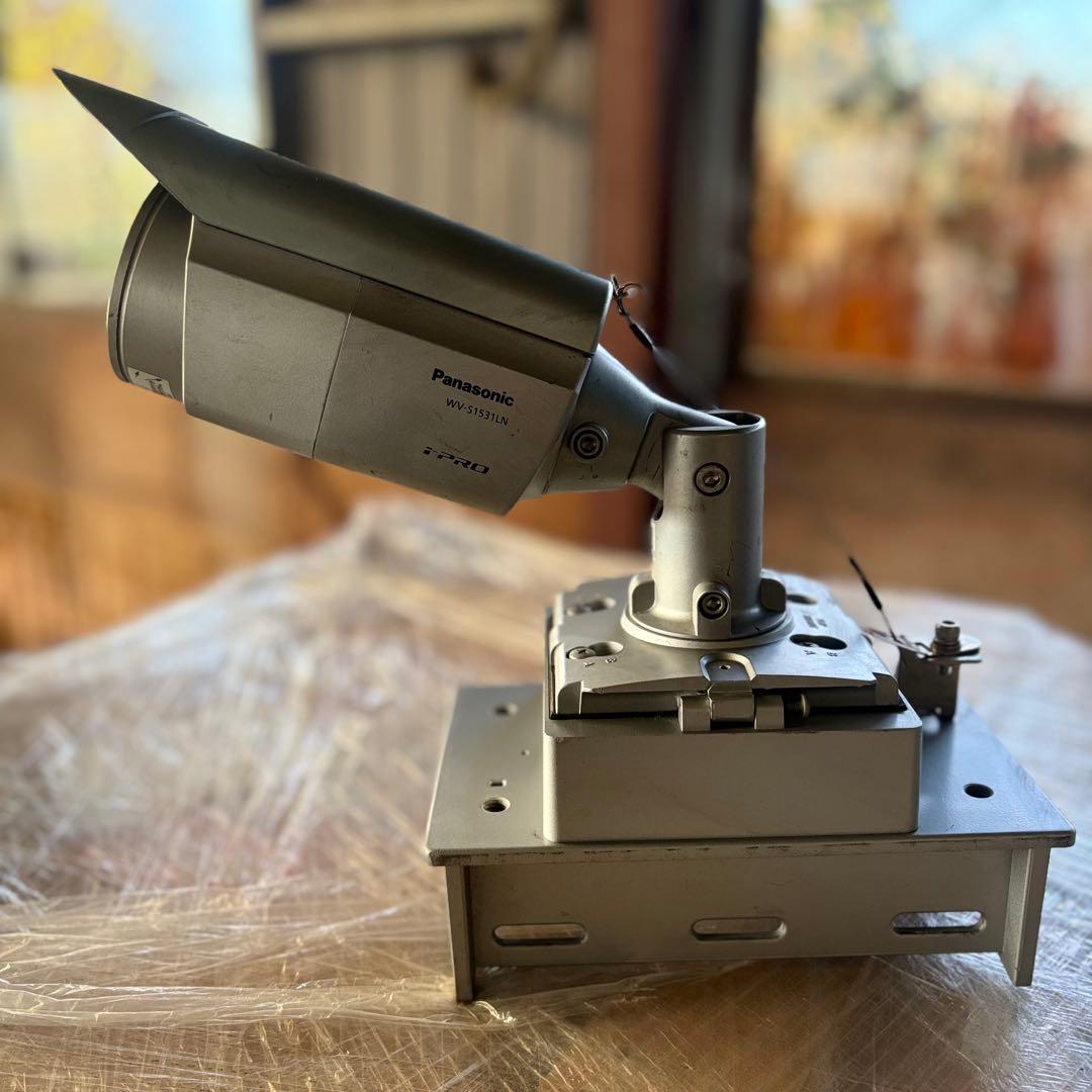 Panasonic 防犯カメラ ネットワーク WV-S1531LNJ 取付金具付 - メルカリ