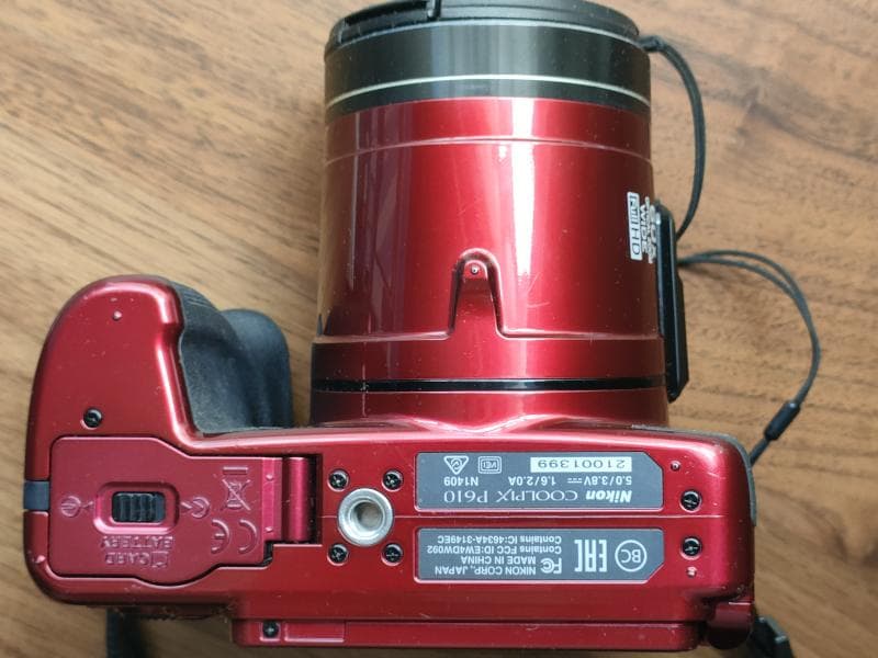 Nikon Coolpix P610 レッド 60倍光学ズーム