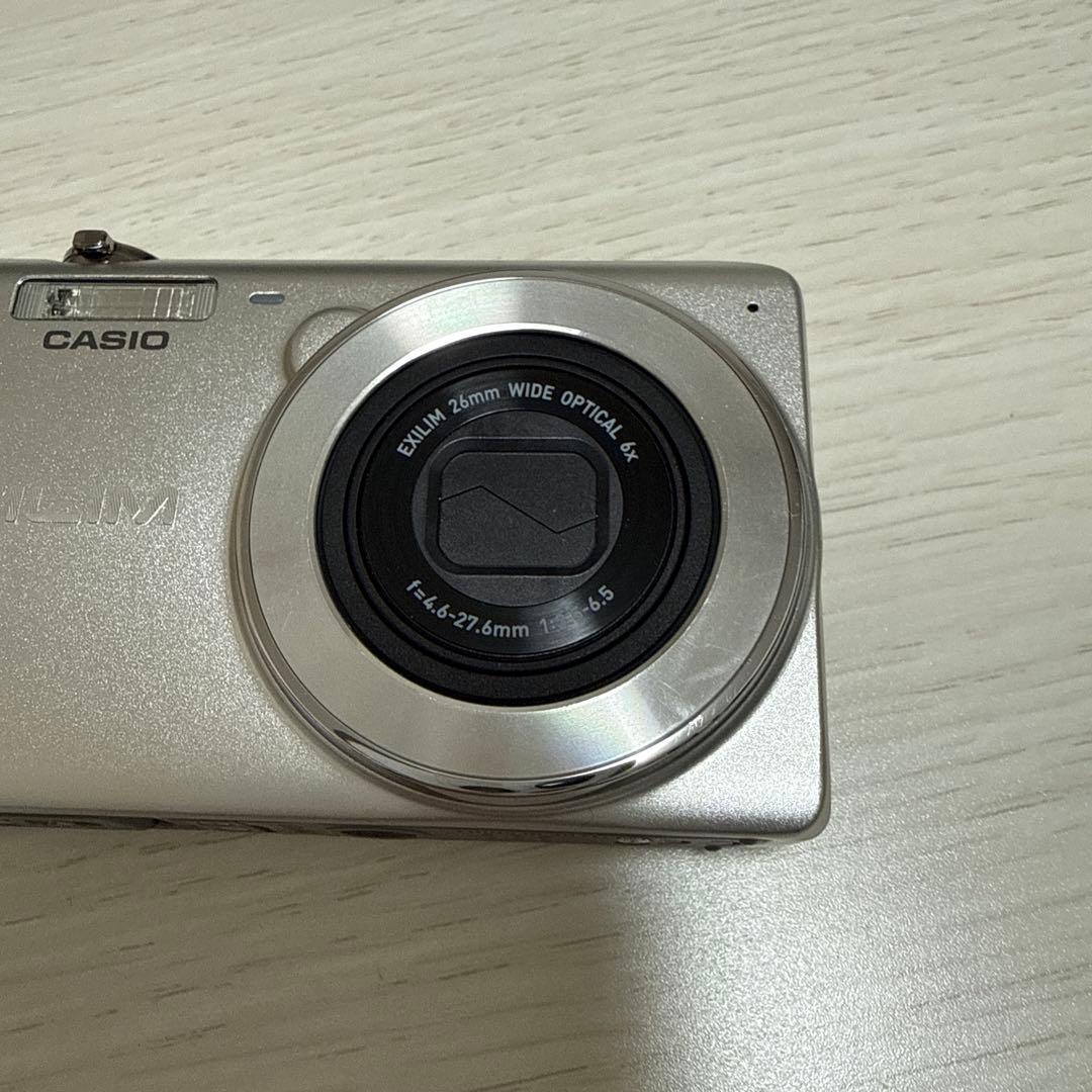 CASIO EXILIM EX-Z900 美品　シルバー　デジカメ
