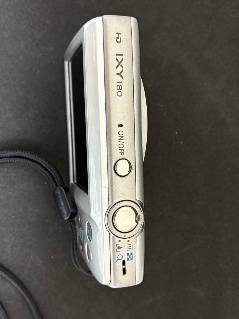 キャノン　デジタルカメラ　IXY180 シルバー