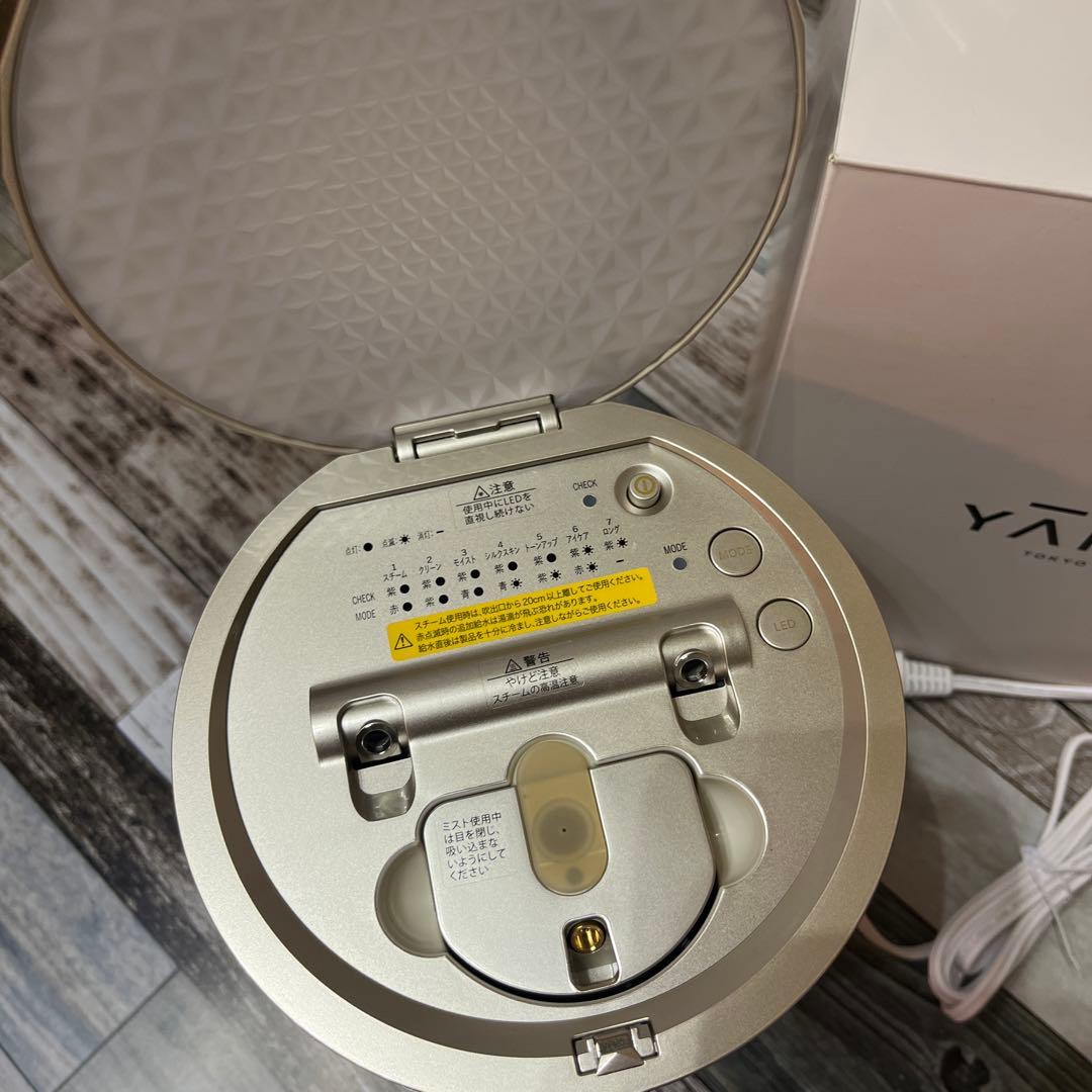 YAMAN フェイススチーマー ミラー仕上げ