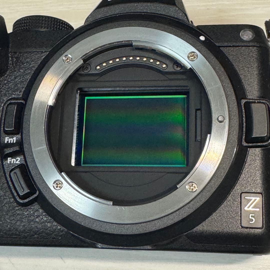 【値下:美品】Nikon Z 5 ミラーレス一眼カメラ(ショット数5,083枚)