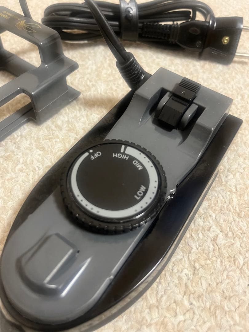 【海外旅行に最適】美品 SANYOトラベル用コンパクトアイロン