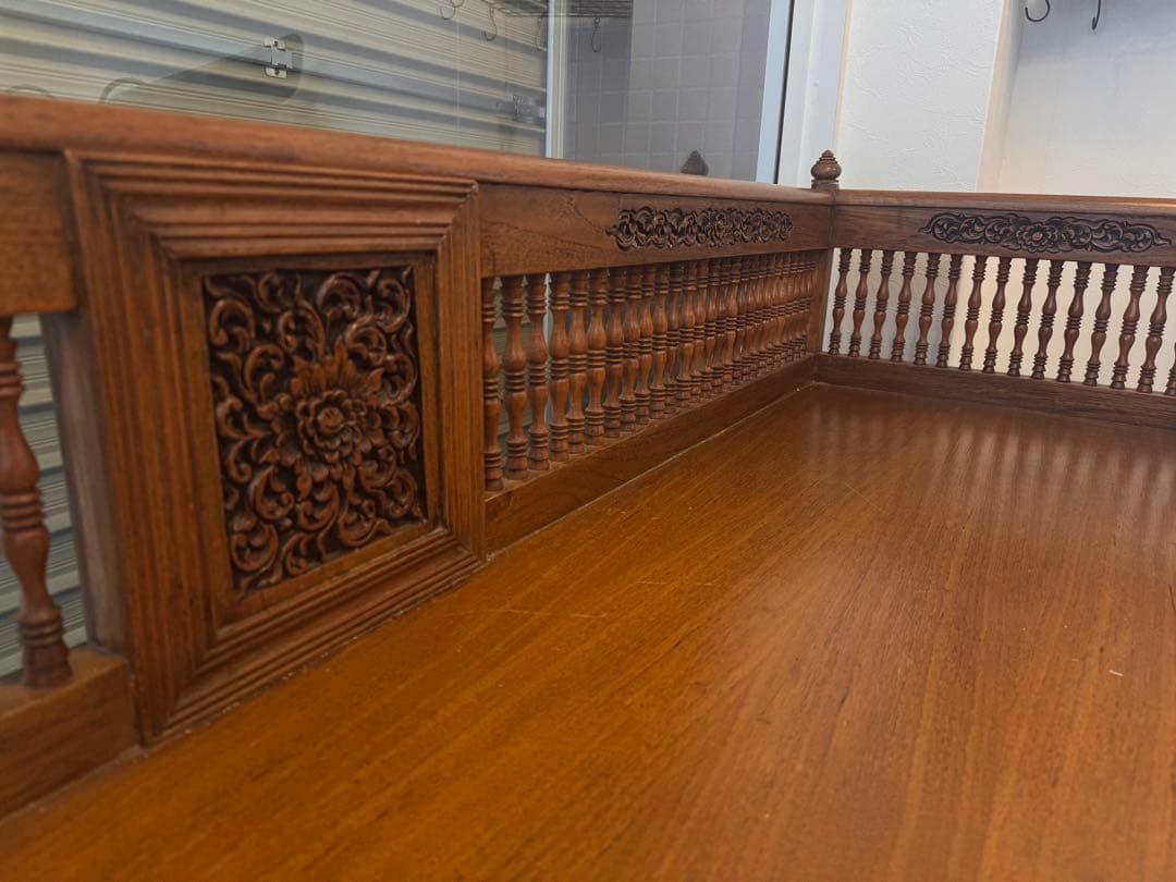 木製彫刻入りスタイル家具