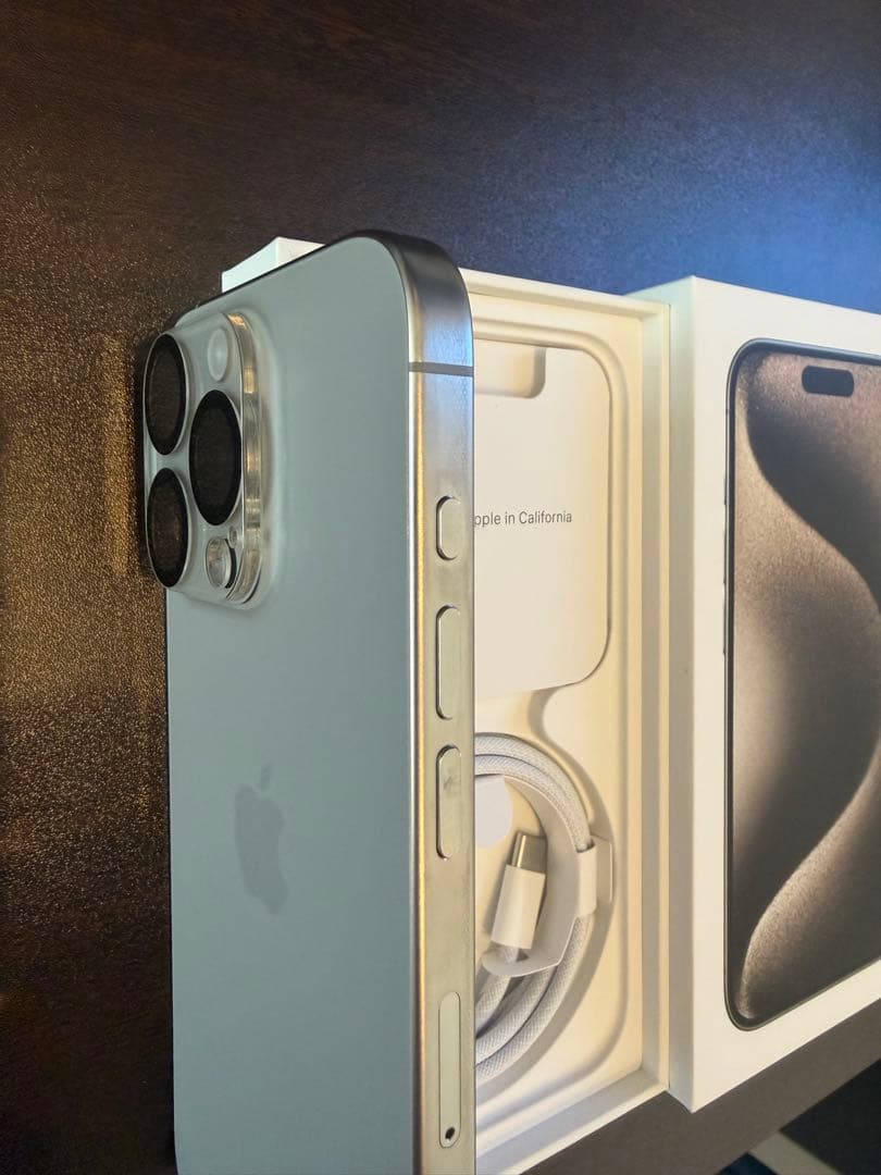 Apple iPhone 15 Pro 本体 256GB ナチュラルチタニウム