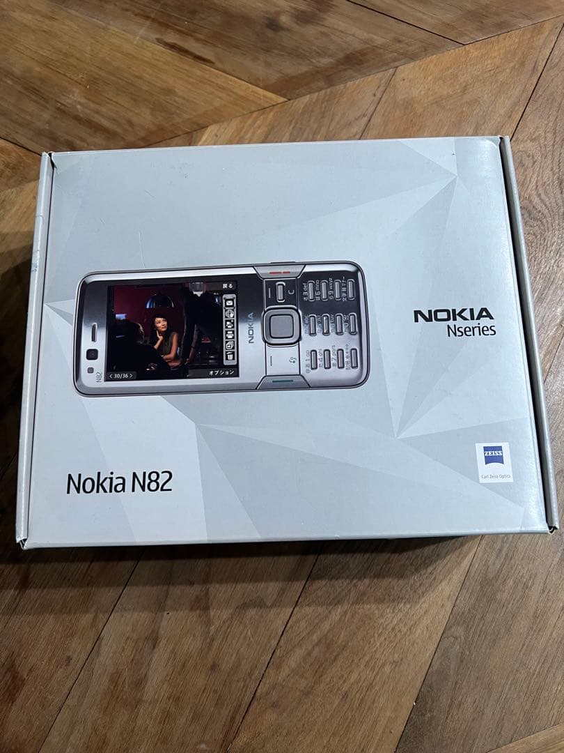 ノキアNOKIA　N82
