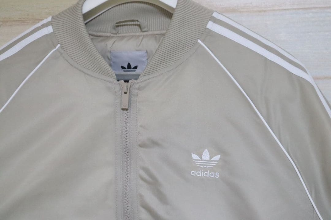 adidas originals アディダス プレミアム カレッジジャケット - メルカリ