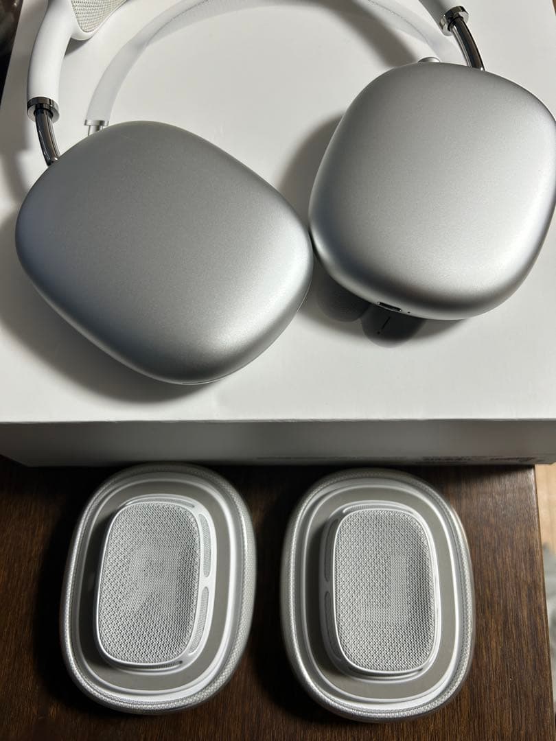 【美品】AirPods Max ヘッドホン　シルバー 正規品　カバー付き