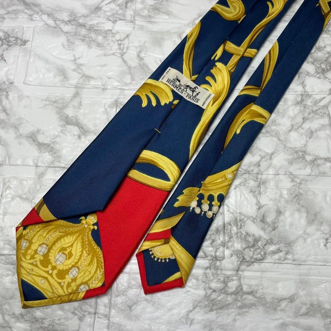 エルメス HERMES ネクタイ スカーフ柄 カレ スーツ シャツ カフス