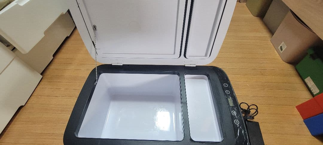 シガー電源付き！ポータブル冷蔵庫　YINO life