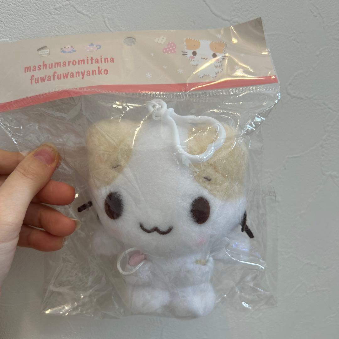 韓国限定 マシュマロみたいなふわふわにゃんこ マスコットホルダー