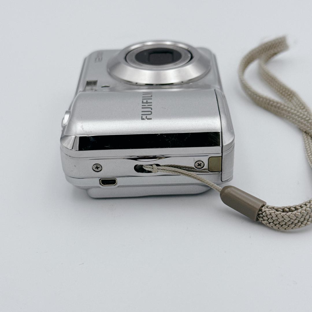 専用予約済み【良品】FUJIFILM FinePix AV100 コンパクトデジ