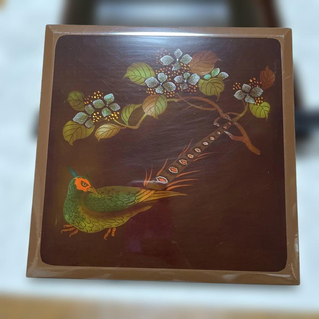 漆器 菓子器 鳥と花のデザイン
