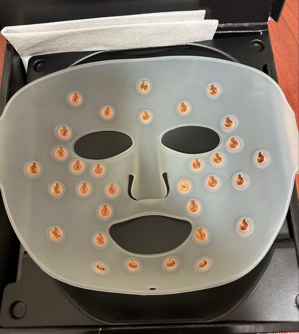 電気不用！ 美顔マスク 専用美容液付き