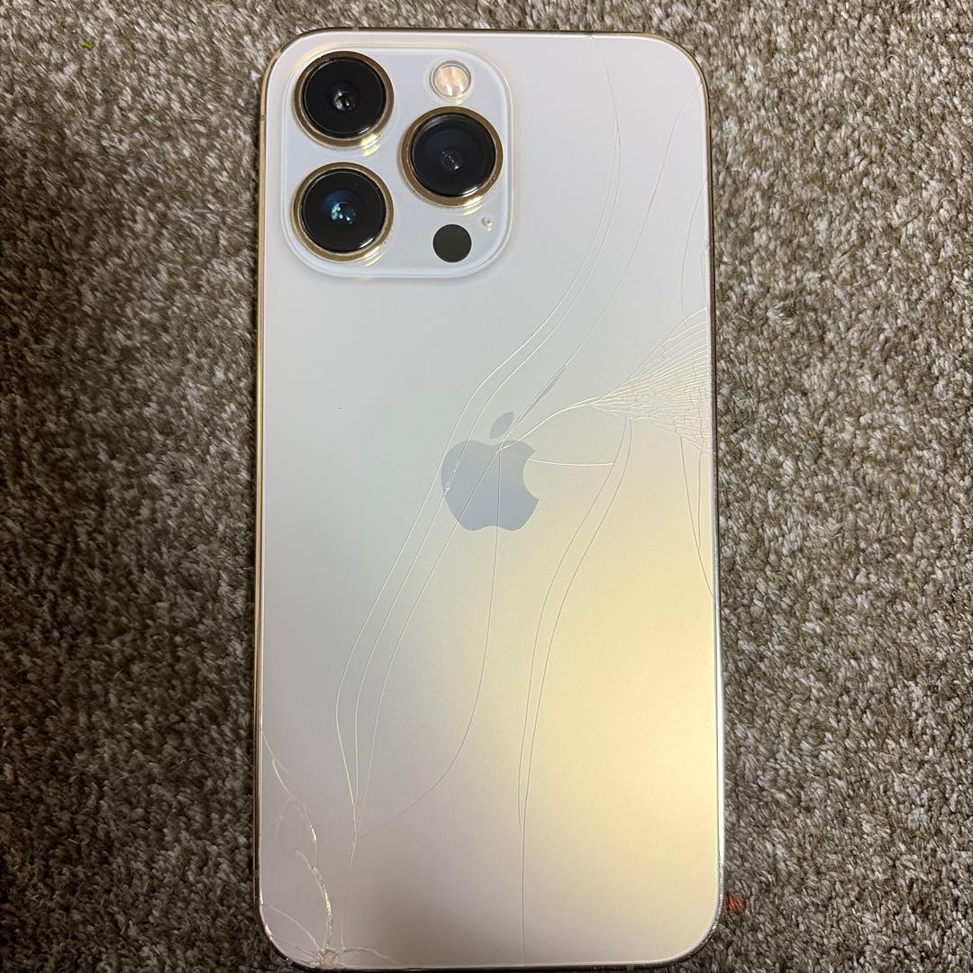 iPhone13pro 256GB SIMフリー　背面割れ有り