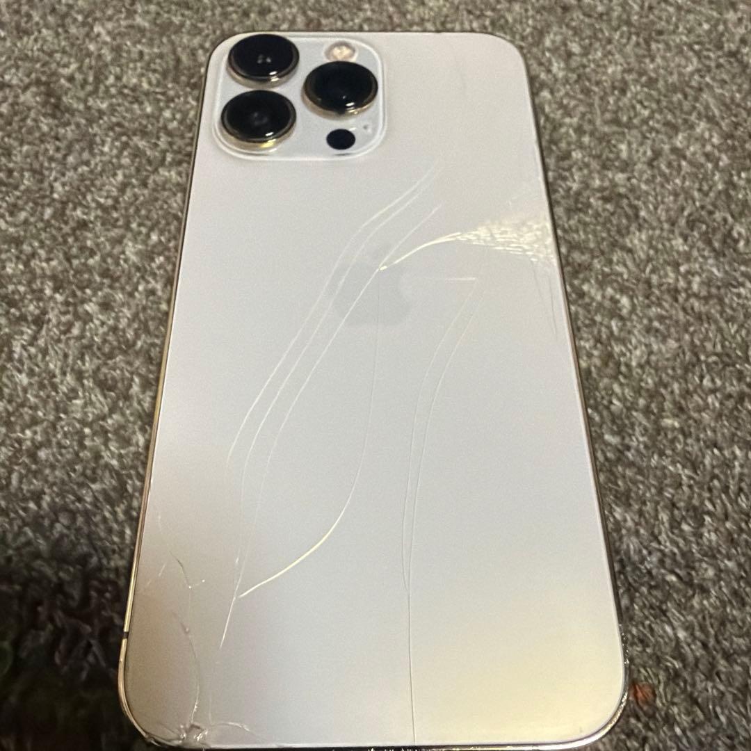 iPhone13pro 256GB SIMフリー　背面割れ有り