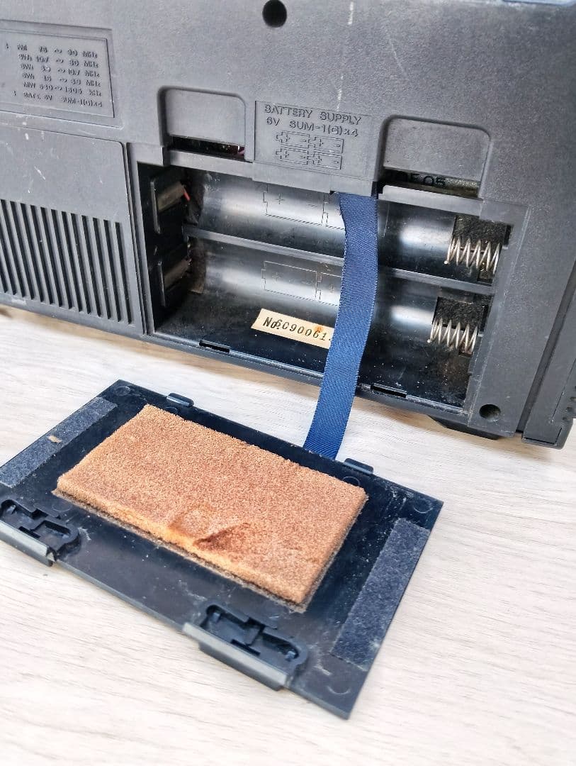 日立ＢＣＬラジオ　サージラム　ＫＨー２２００(よ98)