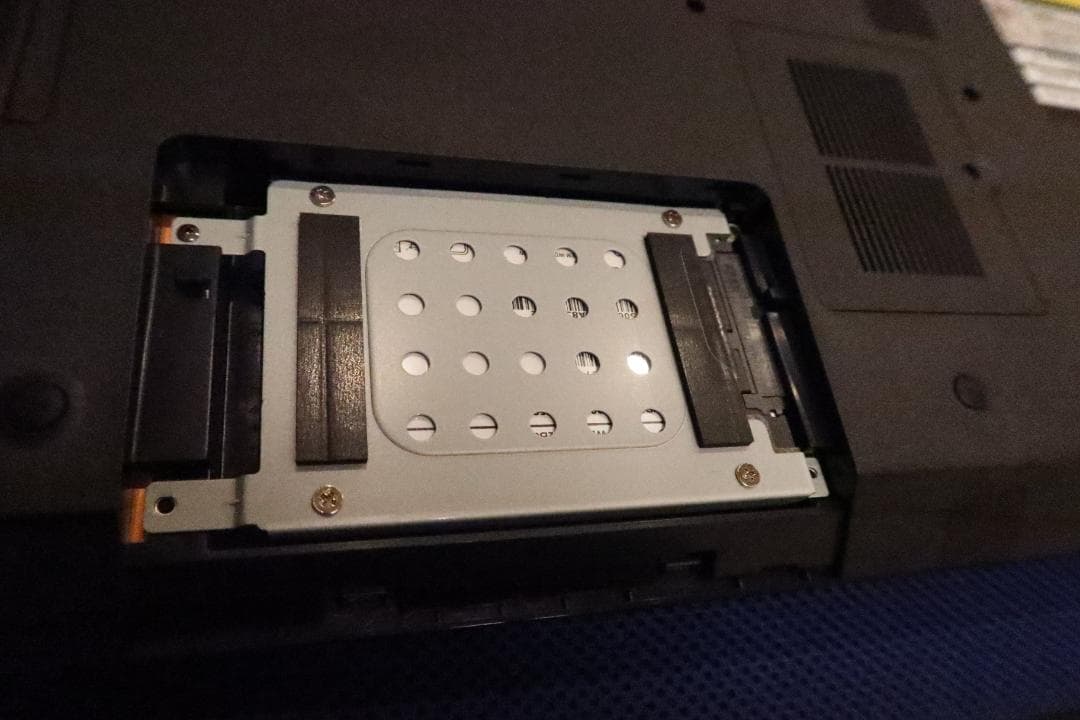 VAIO-F 2012春3Dモデル VPCF24AJ PCG-81313N 美品