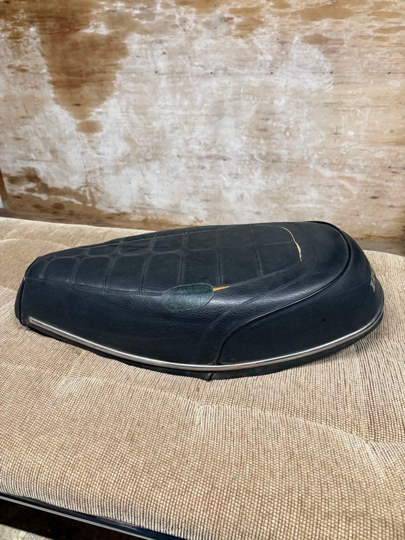 HONDA シャリー前期バイクシート 説明書自賠責証明書ホルダー付き 自賠責ステッカープレート ブラック アルミ製 バイク 汎用 保険標章