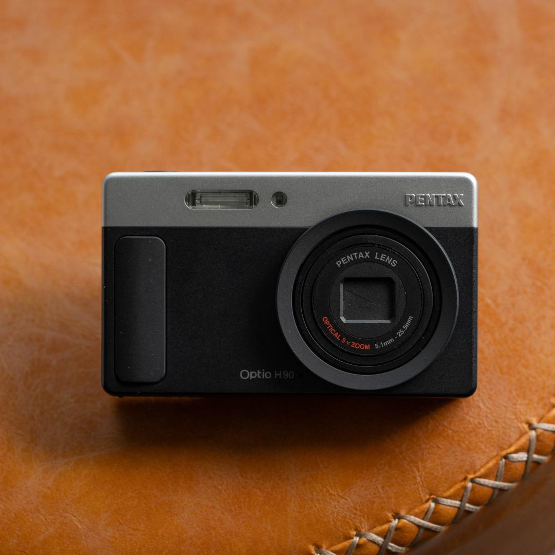 【可愛いすぎるコンデジ】PENTAX optio H90 ブラック×シルバー