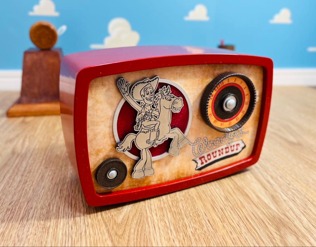 「トイストーリー　ラウンドアップ　ラジオ　Woody's　Roundup 」 2024 ホールマーク トイストーリー2 ”Woody's Roundup Radio” オ