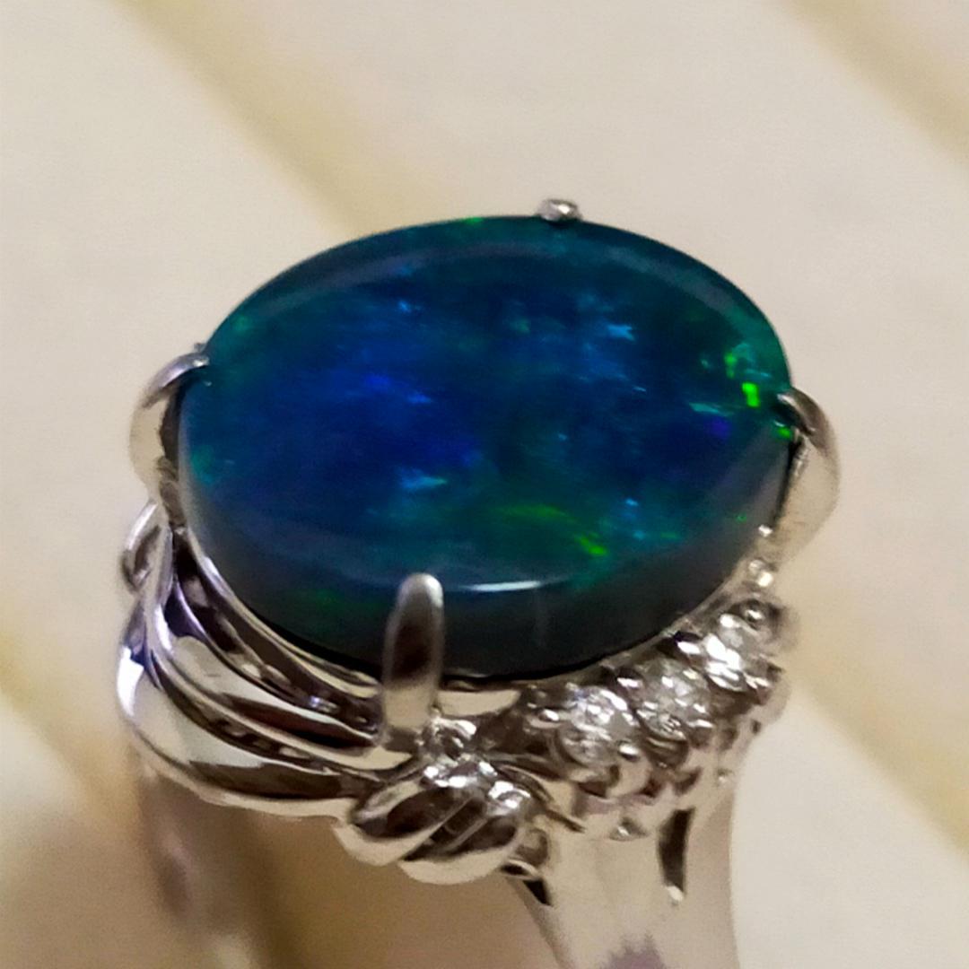 ブラックオパール　指輪　3.02ct　脇石ダイヤ　0.09ct　10.5号