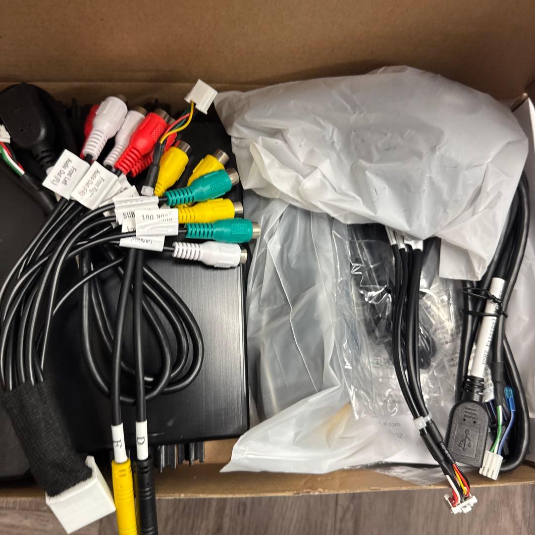 X10G125E-R3 12.5インチ QLED Androidカーナビ