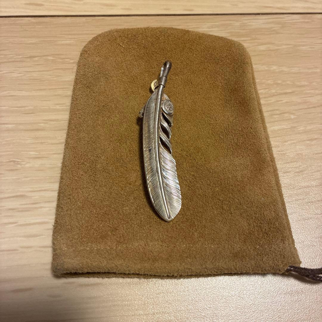 ウイングロック k18メタル付き銀爪フェザー チェーン付 - メルカリ