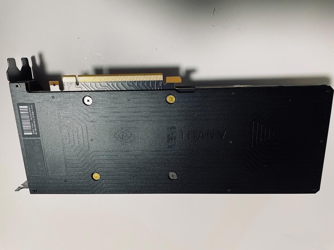 美品NVIDIA TITAN V 12GB HBM2 (V100と同等コア )