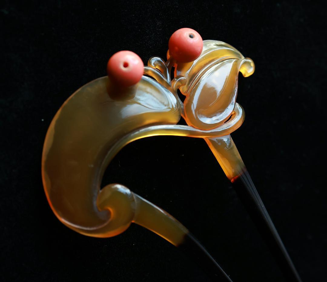 な*な様 絶品！ アンティーク かんざし 珊瑚 赤珊瑚 本べっ甲 - メルカリ