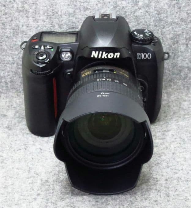 NIKON D100 標準ズームレンズ付