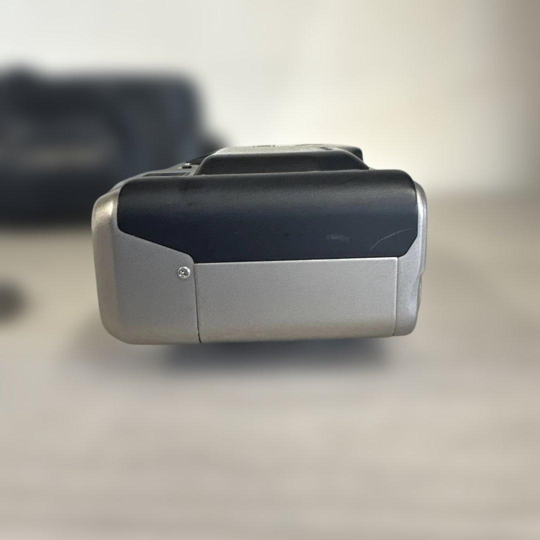 CONTAX コンパクトカメラ Carl Zeissレンズ　TVS ジャンク品