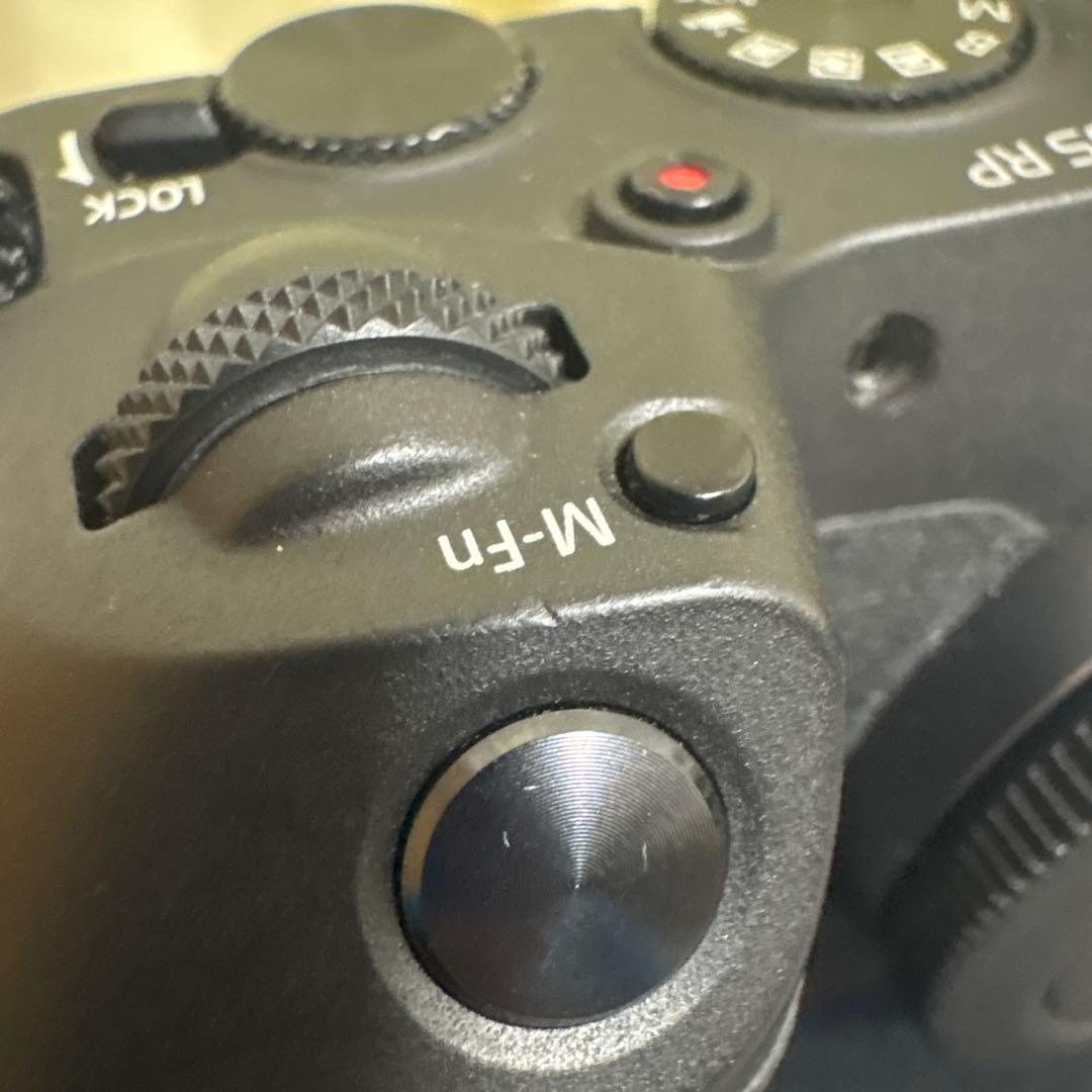 Canon EOS RPミラーレス一眼　EG-E1 付き