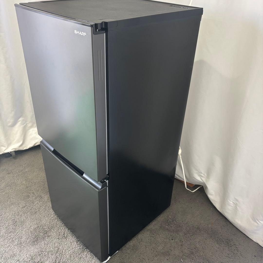 1❤️　冷蔵庫　SHARP　一人暮らし　小型　綺麗　黒　中古　安い　設置無料
